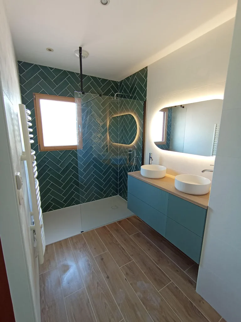 Réalisation d'une salle de bains par COQUELLE ROMAIN à Nesmy