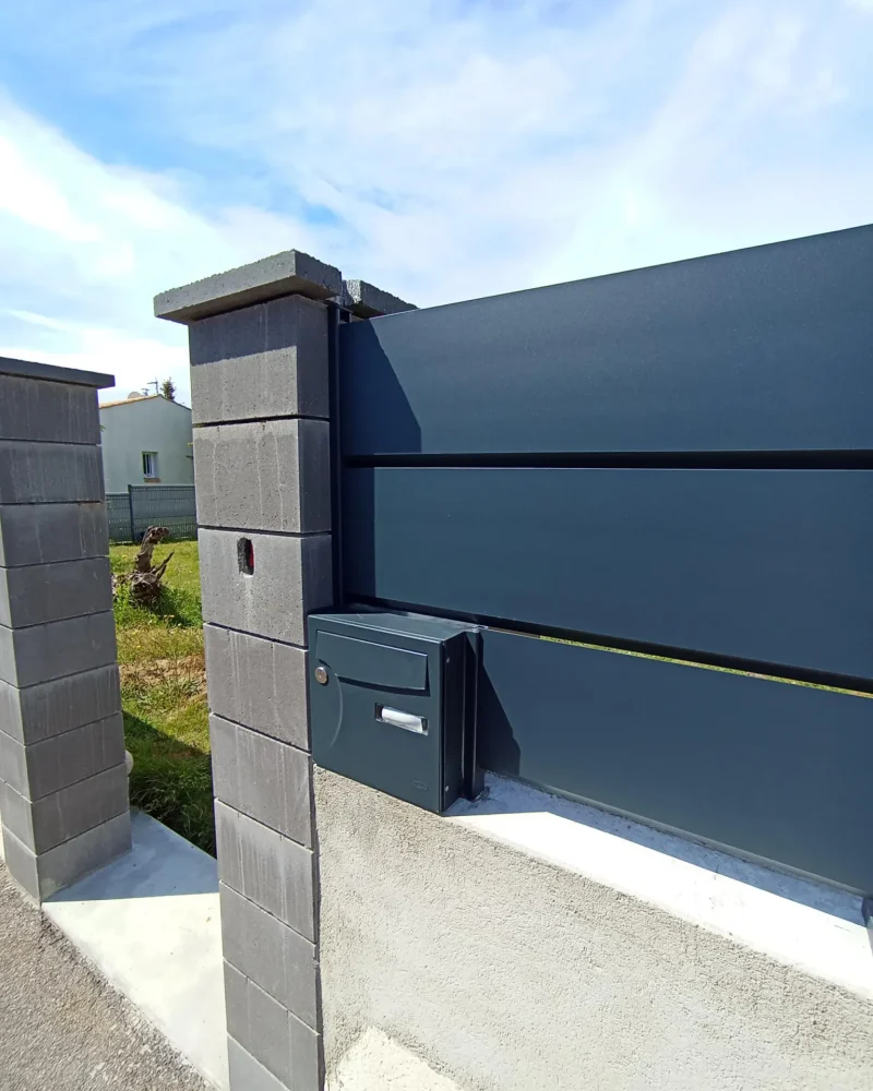 Réalisation d'un agencement par COQUELLE ROMAIN à Nesmy