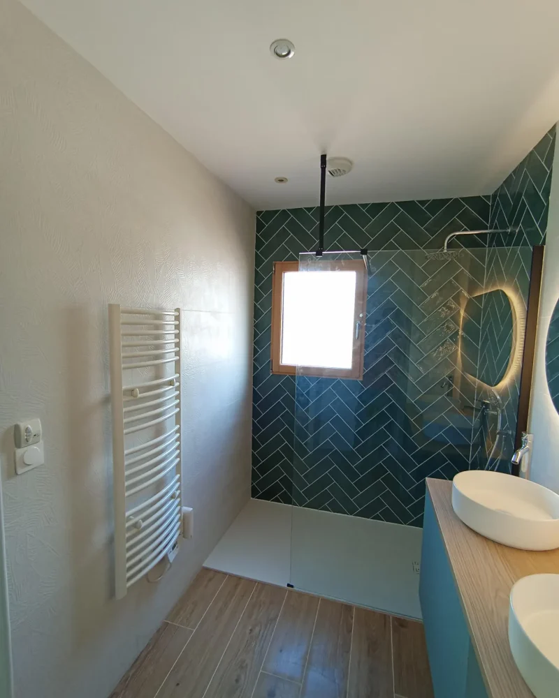 Réalisation d'une salle de bains par COQUELLE ROMAIN à Nesmy
